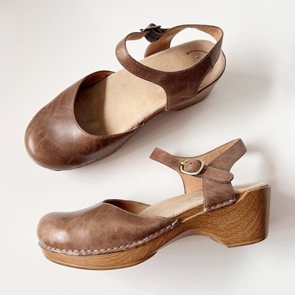 Dansko Shoes - Dansko Mary Jane Clogs Size 40 Tan Brown Leather Platform Sandals Chunky Boho